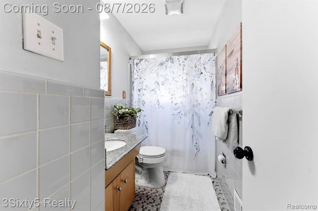 1780 N Trenton Drive, Trenton, MI 48183
