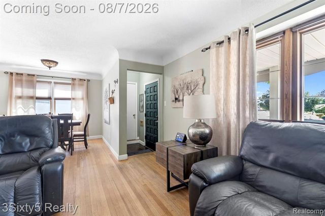1780 N Trenton Drive, Trenton, MI 48183