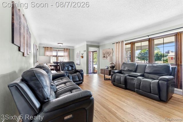 1780 N Trenton Drive, Trenton, MI 48183