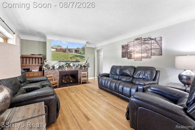 1780 N Trenton Drive, Trenton, MI 48183