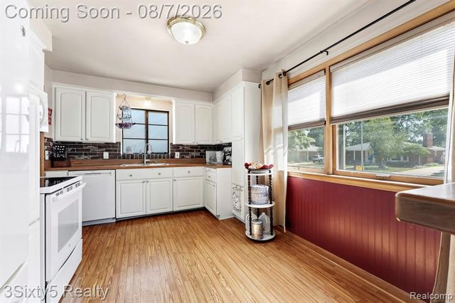 1780 N Trenton Drive, Trenton, MI 48183