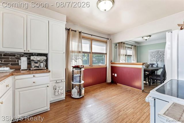 1780 N Trenton Drive, Trenton, MI 48183