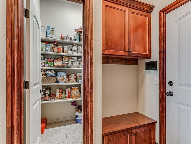 517 Cottonwood Drive, Moore, OK 73160