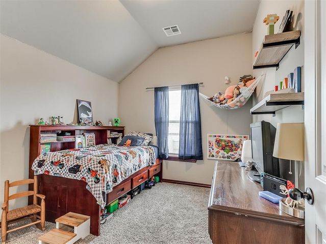 517 Cottonwood Drive, Moore, OK 73160