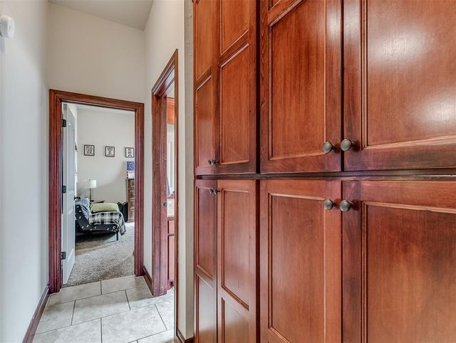 517 Cottonwood Drive, Moore, OK 73160