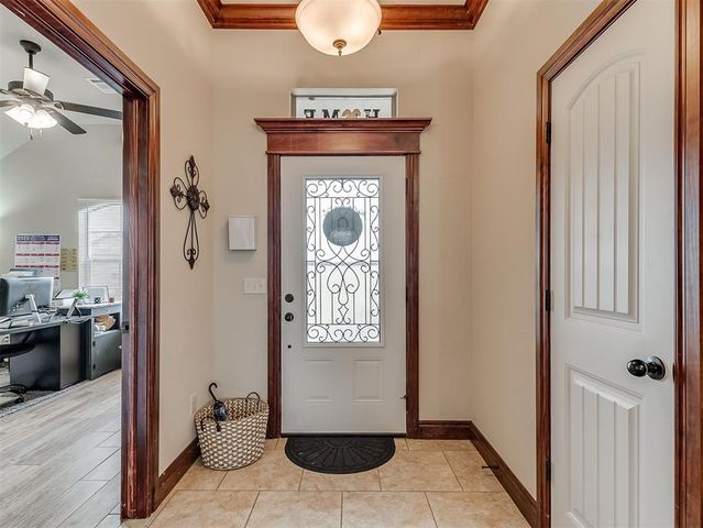 517 Cottonwood Drive, Moore, OK 73160