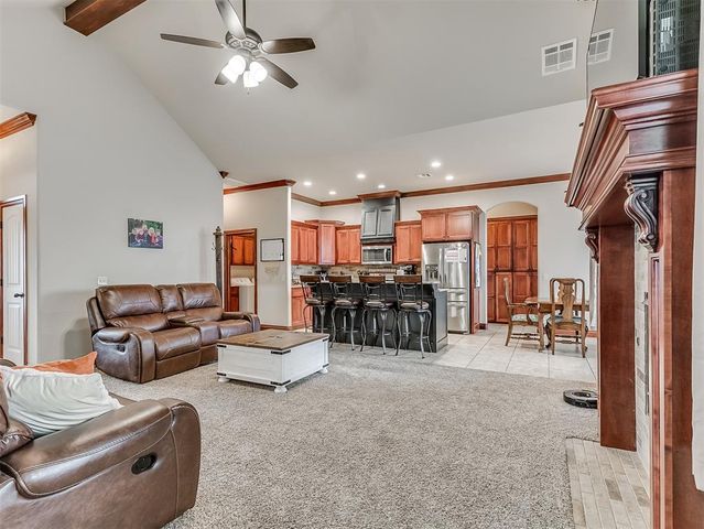 517 Cottonwood Drive, Moore, OK 73160