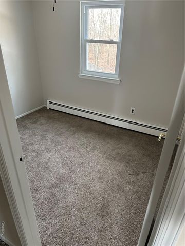 10 Shiloh Court, Coram, NY 11727