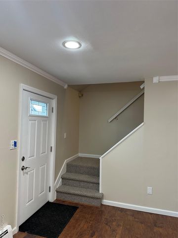 10 Shiloh Court, Coram, NY 11727