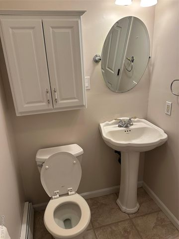 10 Shiloh Court, Coram, NY 11727