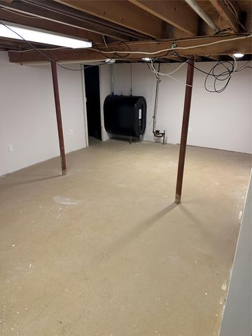 10 Shiloh Court, Coram, NY 11727