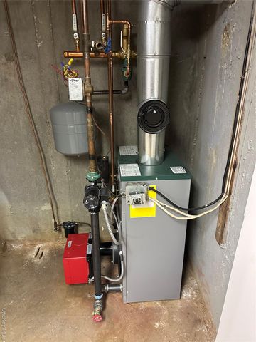 10 Shiloh Court, Coram, NY 11727