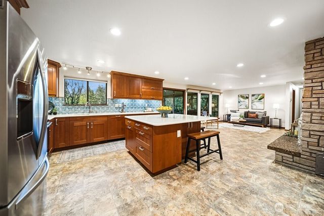 8393 NW Duryea Road, Bremerton, WA 98312