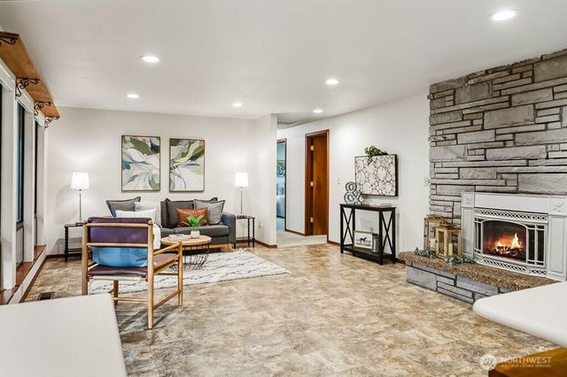 8393 NW Duryea Road, Bremerton, WA 98312