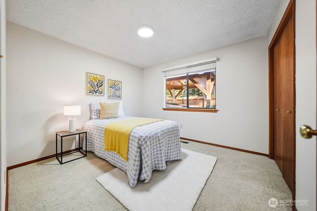 8393 NW Duryea Road, Bremerton, WA 98312