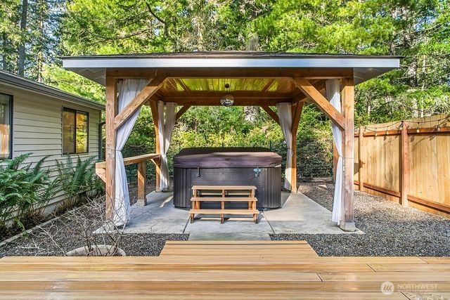 8393 NW Duryea Road, Bremerton, WA 98312