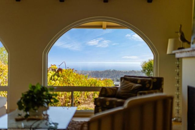 16 Kite Hill Road, Santa Cruz, CA 95060