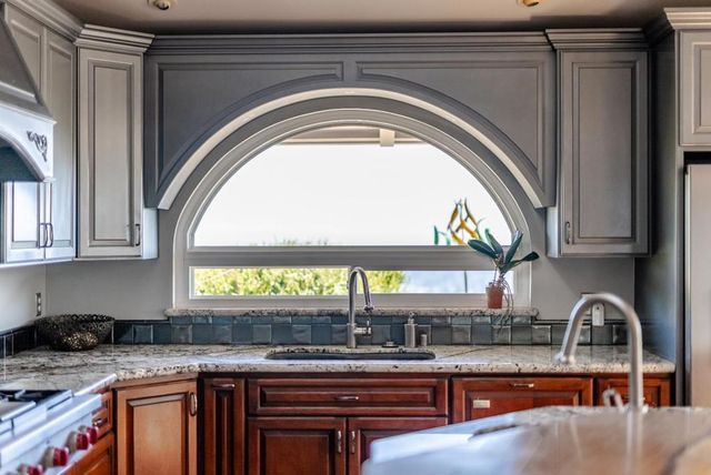 16 Kite Hill Road, Santa Cruz, CA 95060