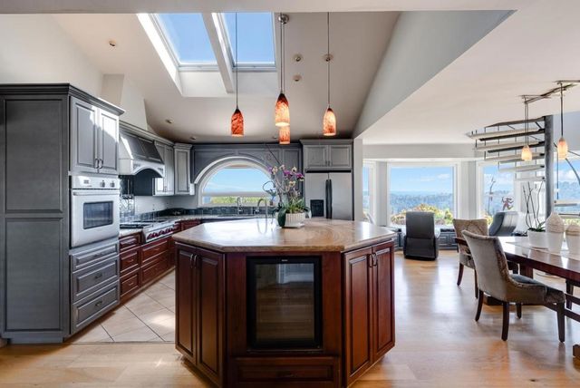 16 Kite Hill Road, Santa Cruz, CA 95060