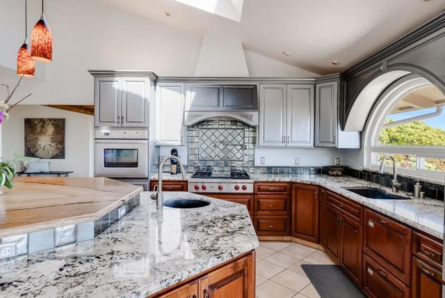16 Kite Hill Road, Santa Cruz, CA 95060