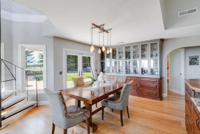 16 Kite Hill Road, Santa Cruz, CA 95060
