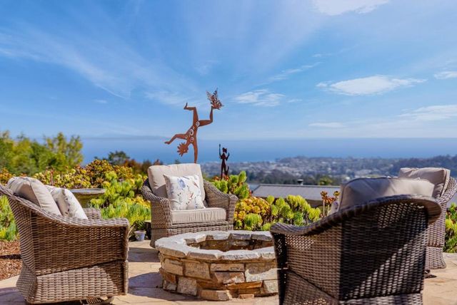 16 Kite Hill Road, Santa Cruz, CA 95060