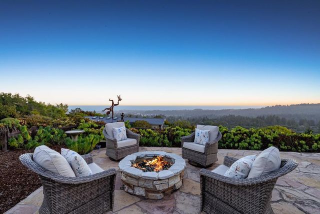 16 Kite Hill Road, Santa Cruz, CA 95060