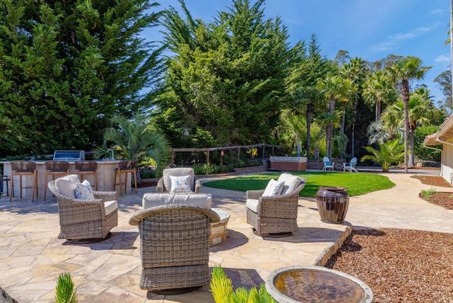 16 Kite Hill Road, Santa Cruz, CA 95060