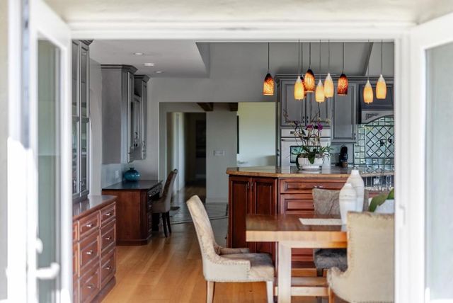 16 Kite Hill Road, Santa Cruz, CA 95060