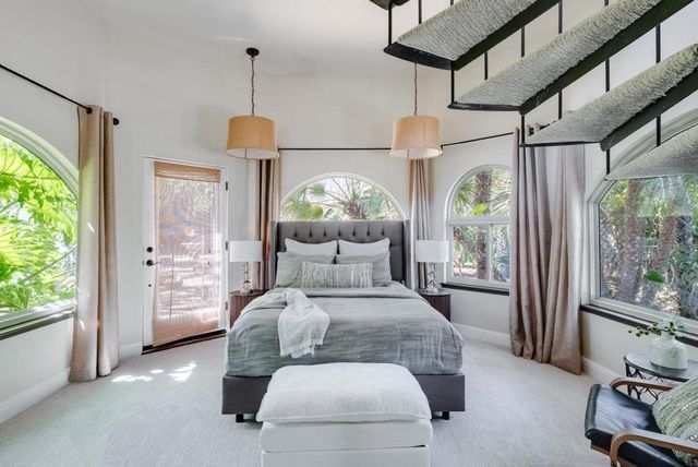 16 Kite Hill Road, Santa Cruz, CA 95060
