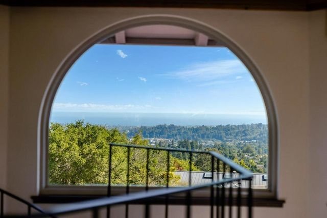 16 Kite Hill Road, Santa Cruz, CA 95060