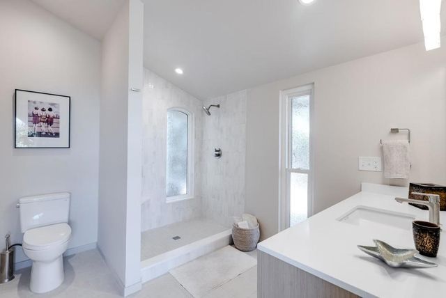 16 Kite Hill Road, Santa Cruz, CA 95060