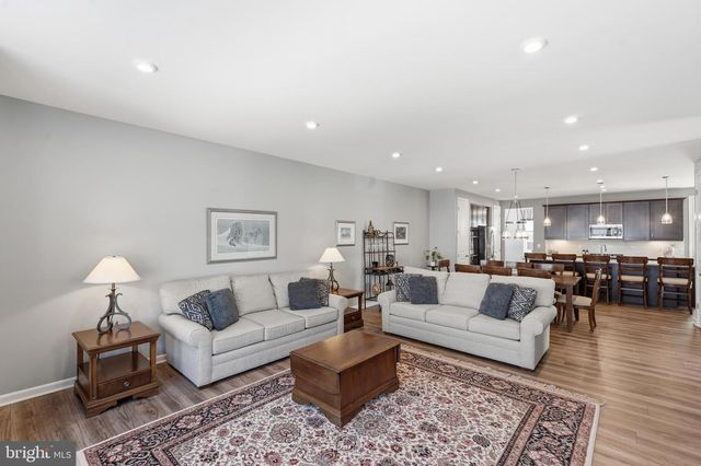 5076 DIMPLES CT, Woodbridge, VA 22192