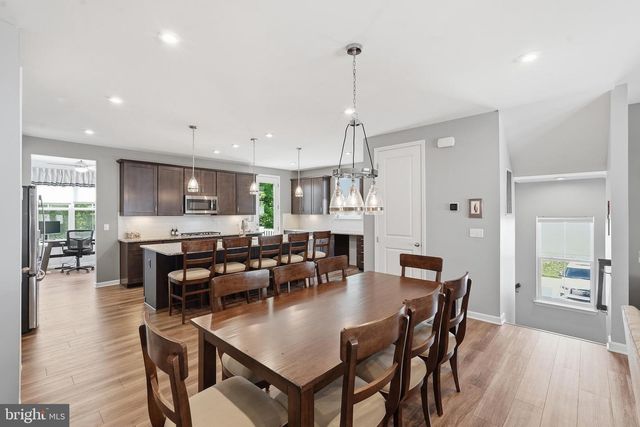 5076 DIMPLES CT, Woodbridge, VA 22192