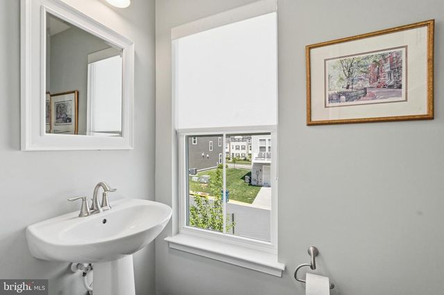 5076 DIMPLES CT, Woodbridge, VA 22192