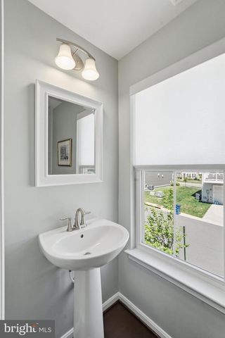 5076 DIMPLES CT, Woodbridge, VA 22192