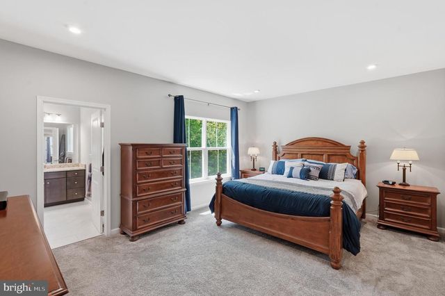 5076 DIMPLES CT, Woodbridge, VA 22192