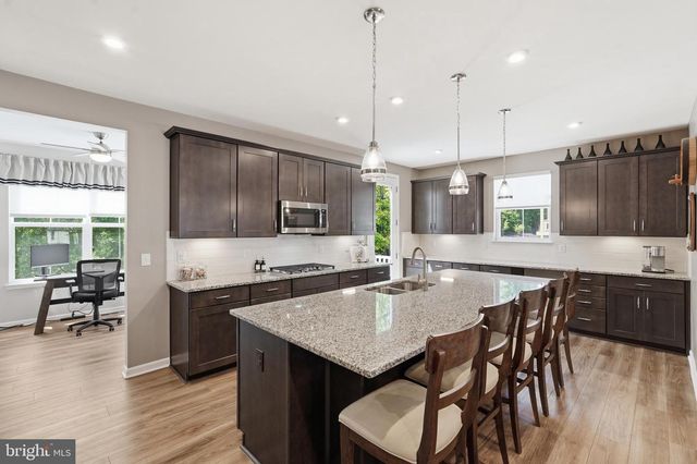 5076 DIMPLES CT, Woodbridge, VA 22192