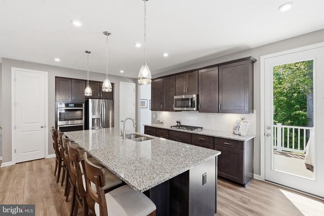 5076 DIMPLES CT, Woodbridge, VA 22192