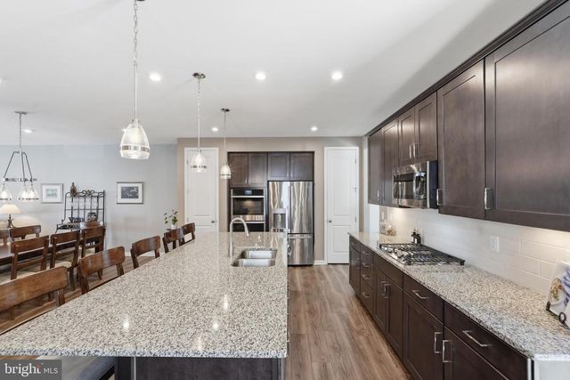 5076 DIMPLES CT, Woodbridge, VA 22192