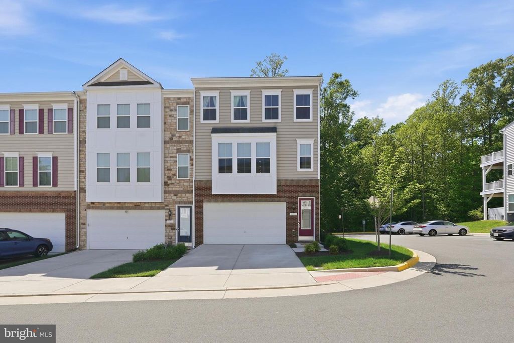 5076 DIMPLES CT, Woodbridge, VA 22192