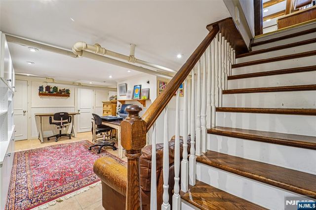10 Crescent Place, Allendale, NJ 07401