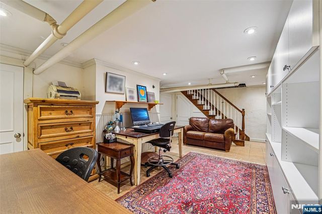 10 Crescent Place, Allendale, NJ 07401