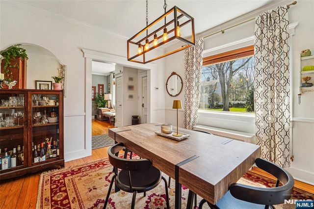 10 Crescent Place, Allendale, NJ 07401