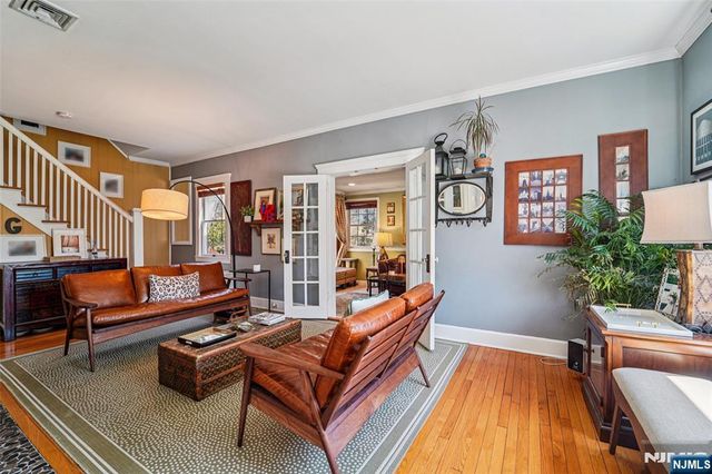 10 Crescent Place, Allendale, NJ 07401