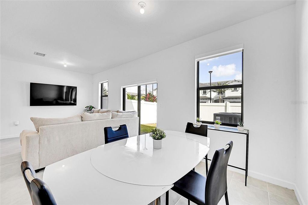 Image 14 of property listing at 20357 NW 4TH PATH, Miami, FL 33169