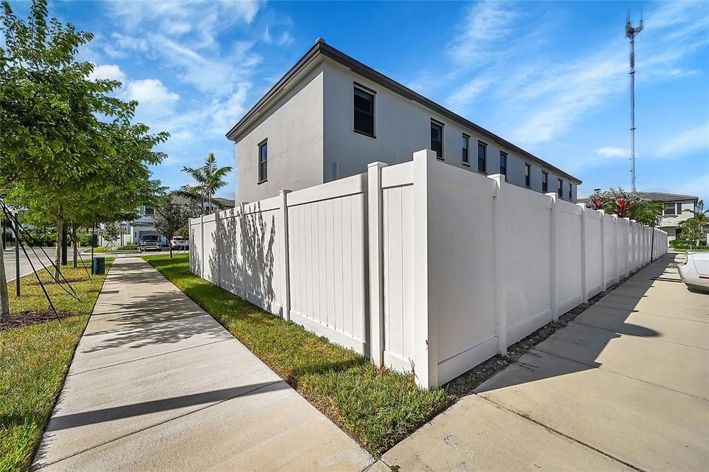 Image 31 of property listing at 20357 NW 4TH PATH, Miami, FL 33169