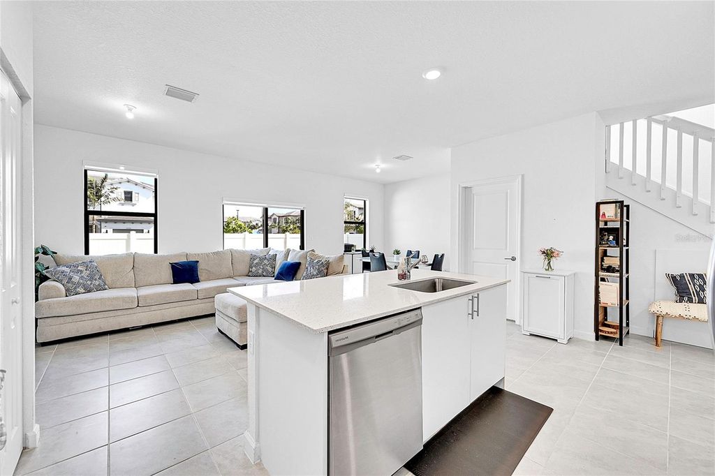 Image 9 of property listing at 20357 NW 4TH PATH, Miami, FL 33169