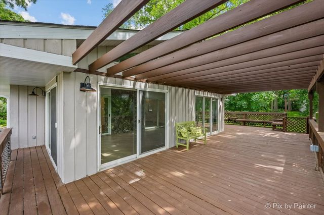109 Wood Drive, Algonquin, IL 60102