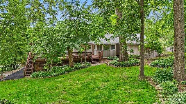 109 Wood Drive, Algonquin, IL 60102